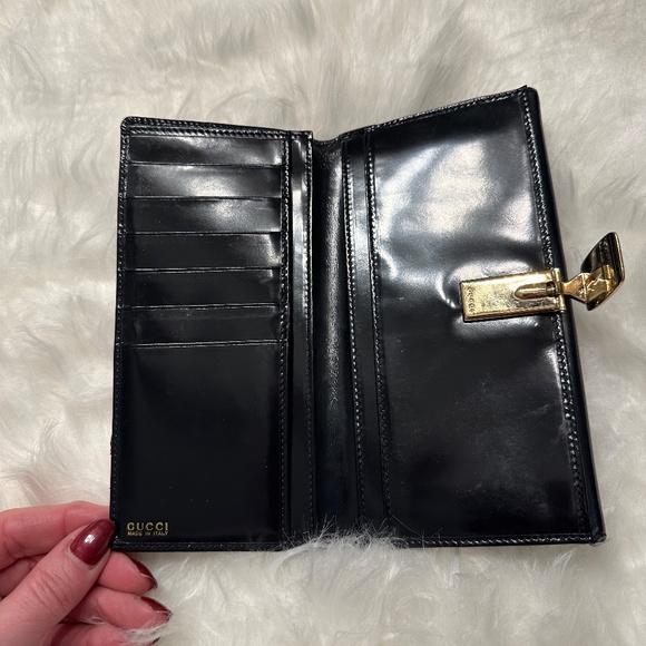 Classic Gucci Wallet with Gold toned Clasp - Picture 6 of 10